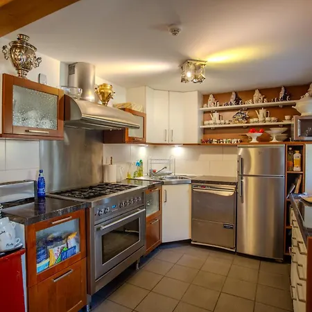 Nina Kordon Gasthuis 4*