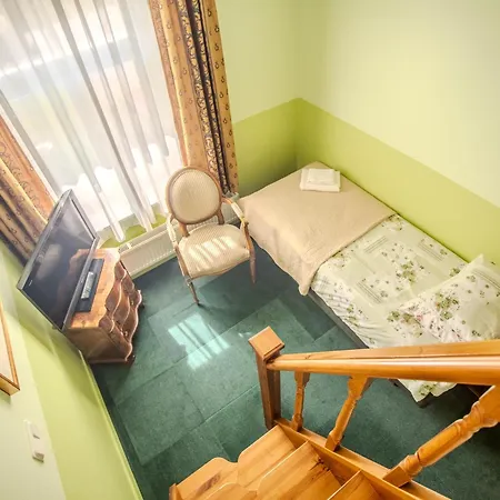 Nina Kordon Guest house *